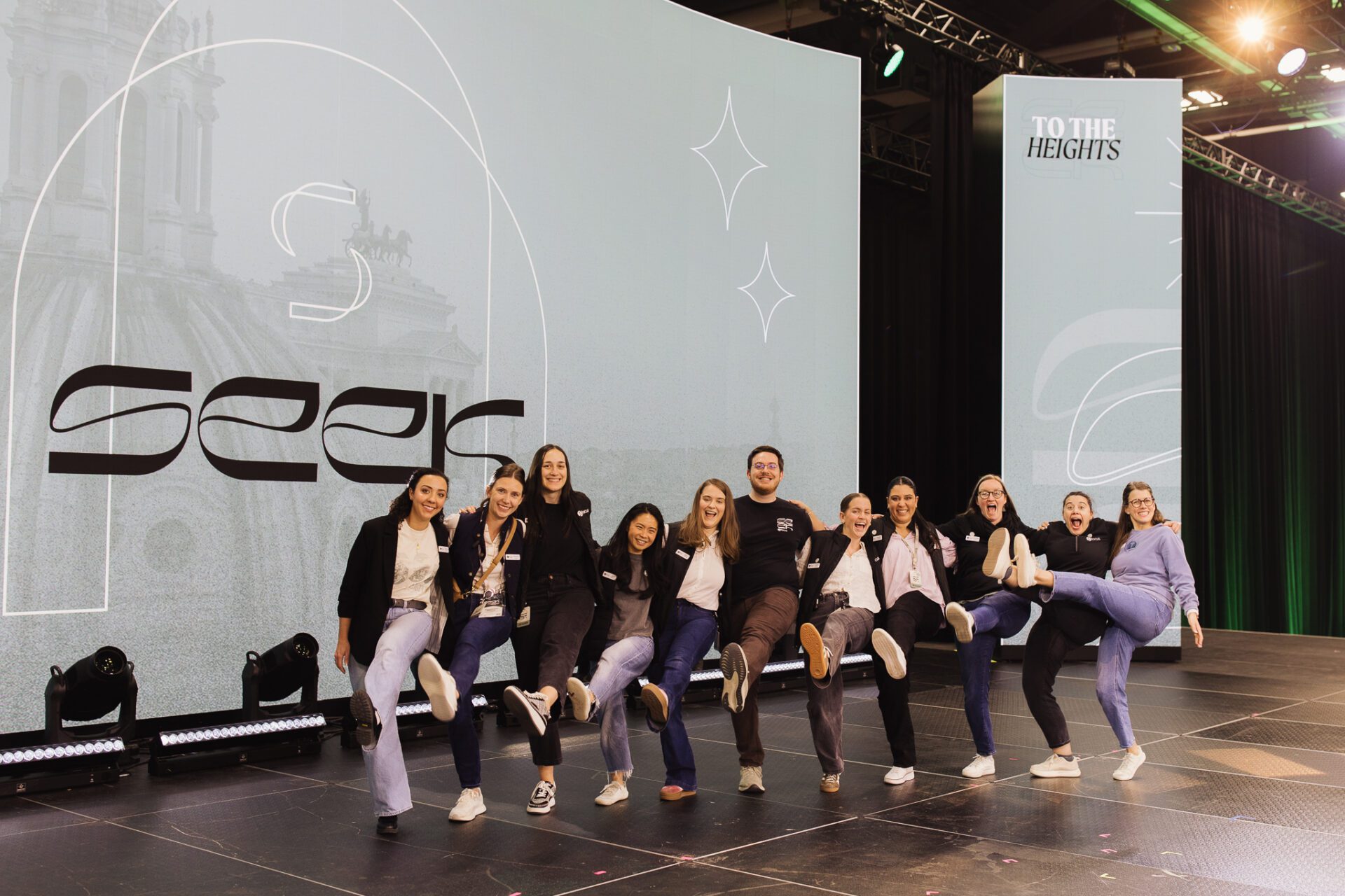 SEEK26 C Moore 242 X4