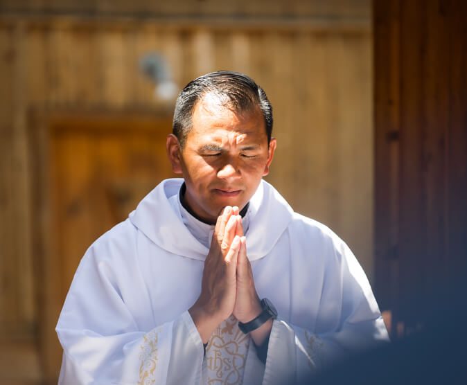 praying image